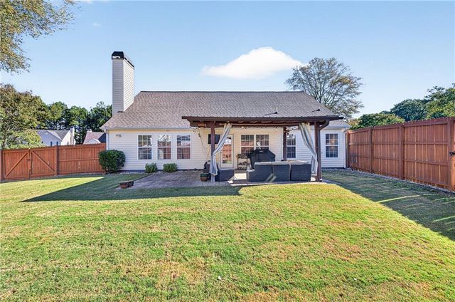 10 Lake Valley Drive, Loganville, GA 30052