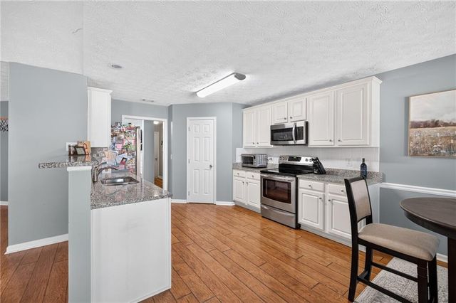 10 Lake Valley Drive, Loganville, GA 30052