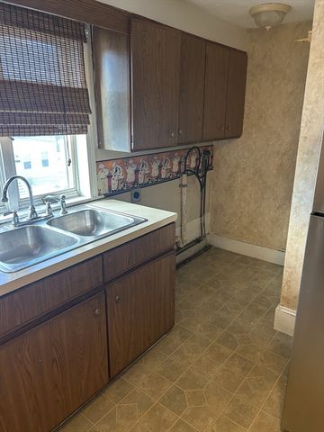 82 Kenoza Ave 2, Haverhill, MA 01830