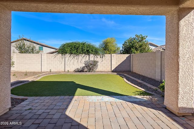 10802 W SADDLEHORN Road, Peoria, AZ 85383