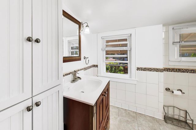 5100 N Mobile Avenue, Chicago, IL 60630