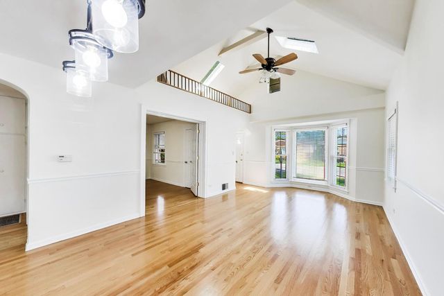 5100 N Mobile Avenue, Chicago, IL 60630