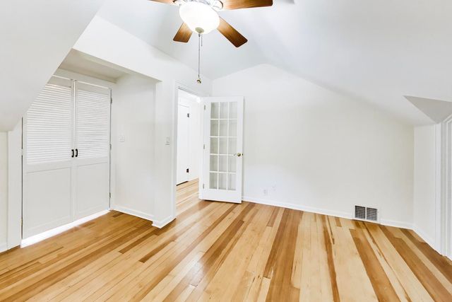 5100 N Mobile Avenue, Chicago, IL 60630