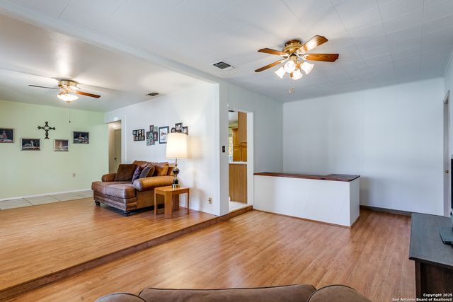 7616 Old Spanish Tr, Live Oak, TX 78233