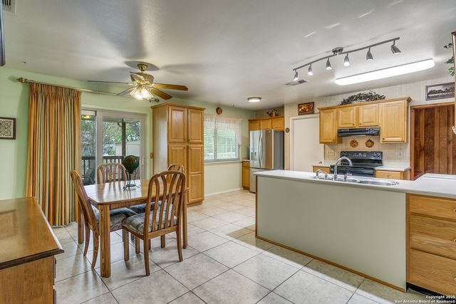 7616 Old Spanish Tr, Live Oak, TX 78233