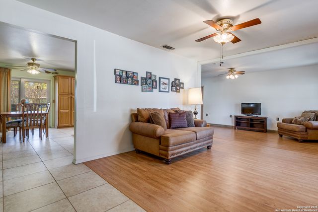 7616 Old Spanish Tr, Live Oak, TX 78233