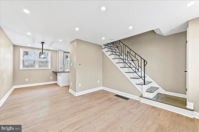 610 E ANNSBURY ST, Philadelphia, PA 19120