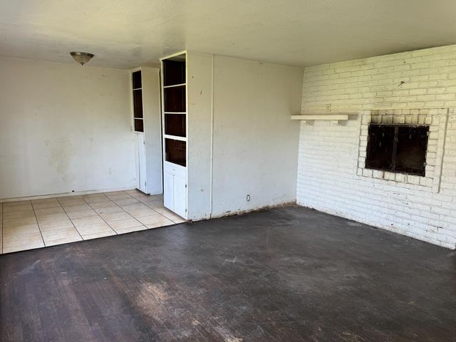 4613 B Pkwy, Sacramento, CA 95823