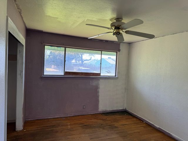 4613 B Pkwy, Sacramento, CA 95823