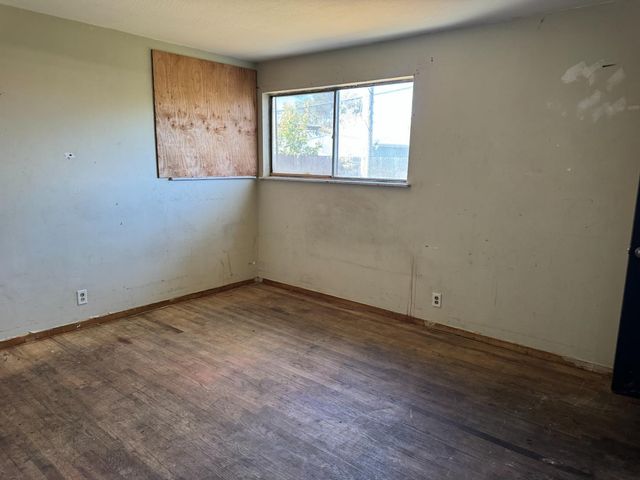 4613 B Pkwy, Sacramento, CA 95823