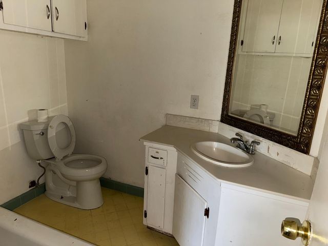 4613 B Pkwy, Sacramento, CA 95823