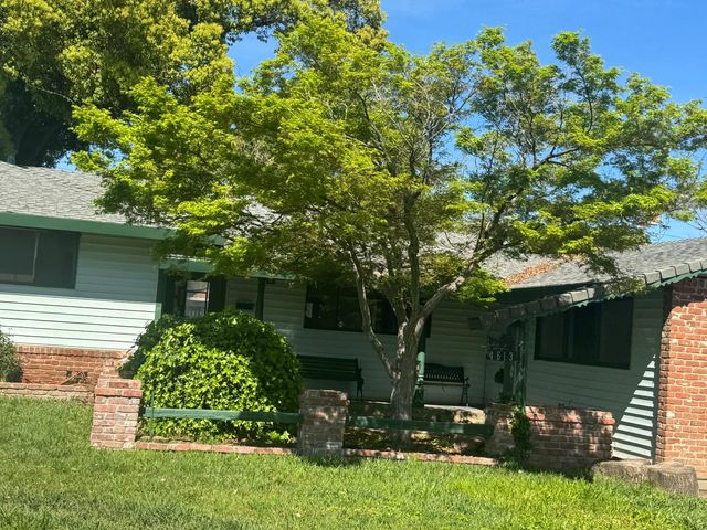 4613 B Pkwy, Sacramento, CA 95823