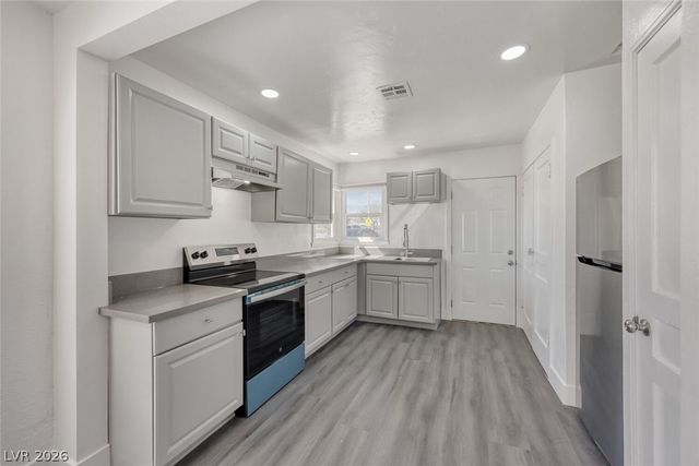 1325 East Oakey Boulevard, Las Vegas, NV 89104