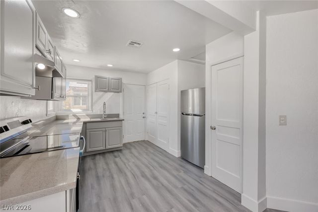 1325 East Oakey Boulevard, Las Vegas, NV 89104