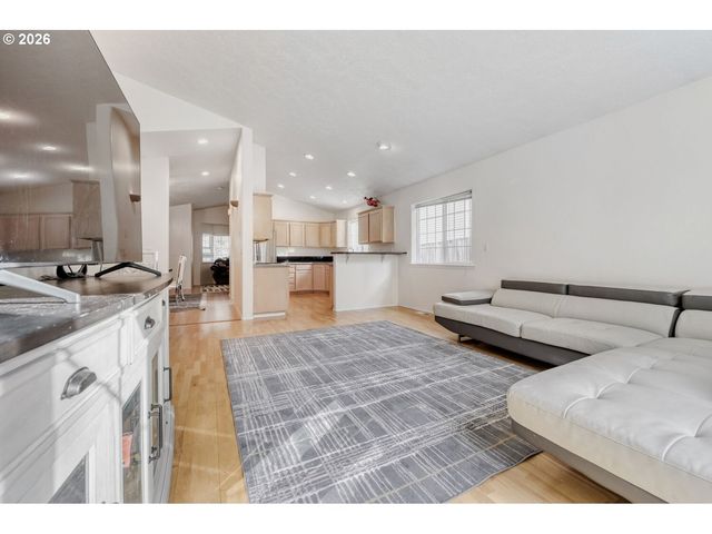 14452 Se TERRITORY Dr, Clackamas, OR 97015