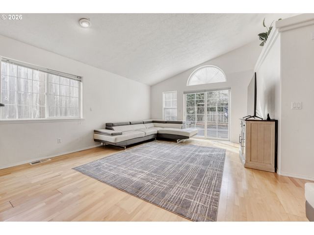 14452 Se TERRITORY Dr, Clackamas, OR 97015