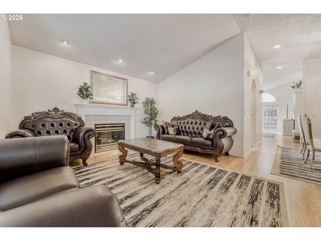 14452 Se TERRITORY Dr, Clackamas, OR 97015