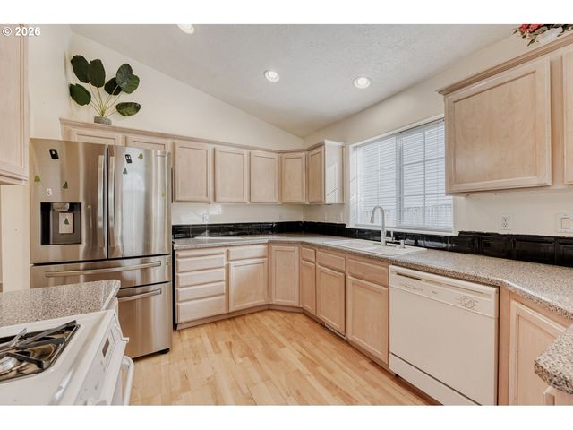 14452 Se TERRITORY Dr, Clackamas, OR 97015