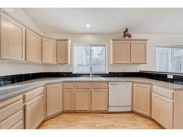 14452 Se TERRITORY Dr, Clackamas, OR 97015