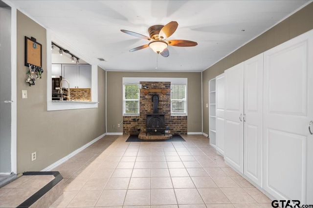 606 Glazner Street, Hawkins, TX 75765