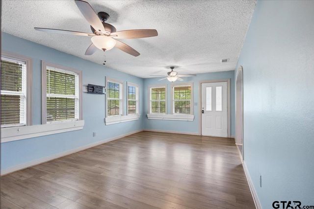 606 Glazner Street, Hawkins, TX 75765