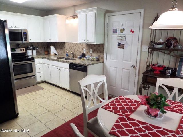 222 Rivershore Drive, New Bern, NC 28560