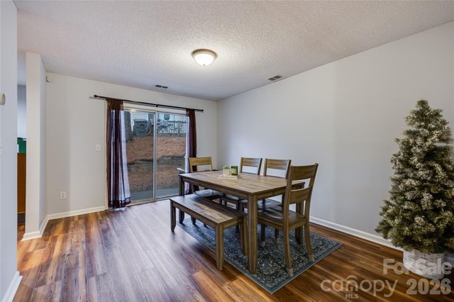 5925 Prescott Court, Charlotte, NC 28269