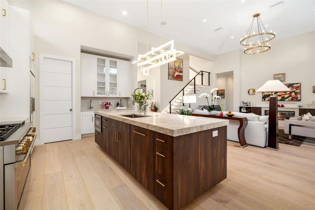 1879 HIBISCUS STREET, Sarasota, FL 34239