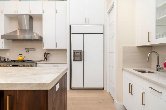 1879 HIBISCUS STREET, Sarasota, FL 34239