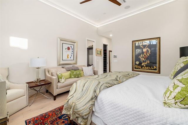 1879 HIBISCUS STREET, Sarasota, FL 34239