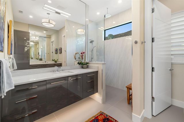 1879 HIBISCUS STREET, Sarasota, FL 34239