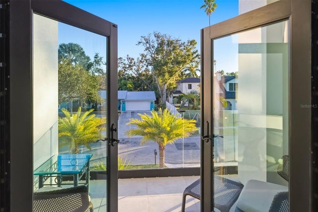 1879 HIBISCUS STREET, Sarasota, FL 34239