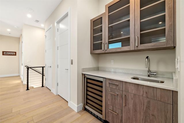 1879 HIBISCUS STREET, Sarasota, FL 34239