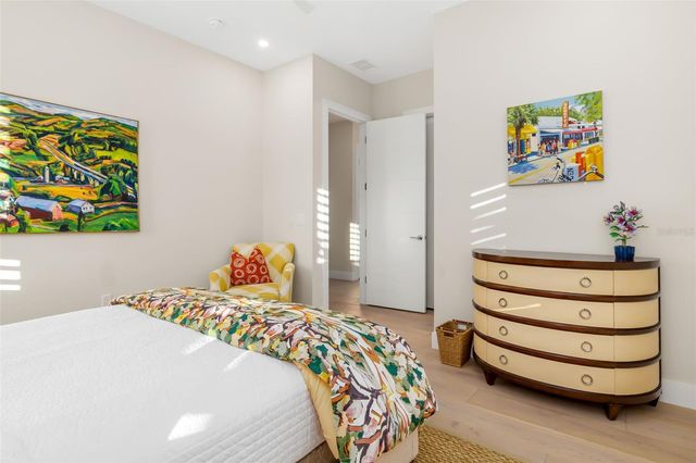 1879 HIBISCUS STREET, Sarasota, FL 34239