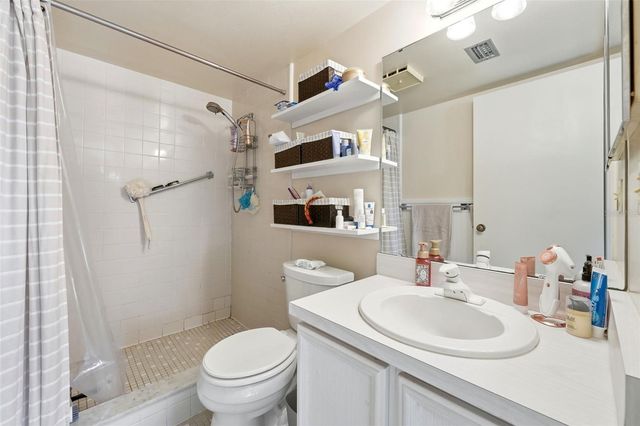 110 N TREMAIN STREET 109, Mount Dora, FL 32757