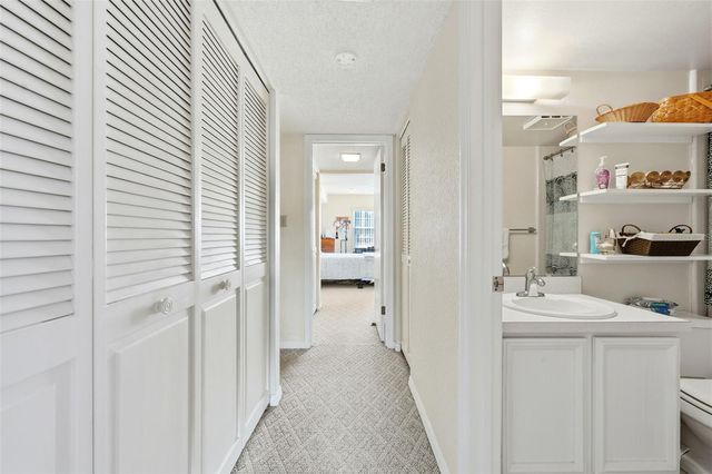 110 N TREMAIN STREET 109, Mount Dora, FL 32757