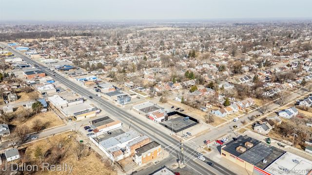 19430 W WARREN Avenue, Detroit, MI 48228