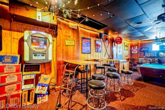 19430 W WARREN Avenue, Detroit, MI 48228