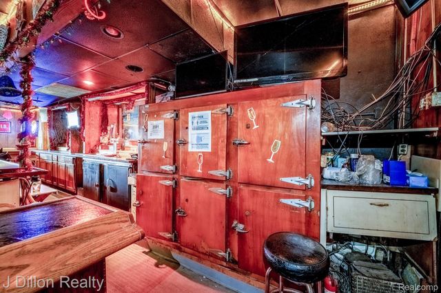 19430 W WARREN Avenue, Detroit, MI 48228