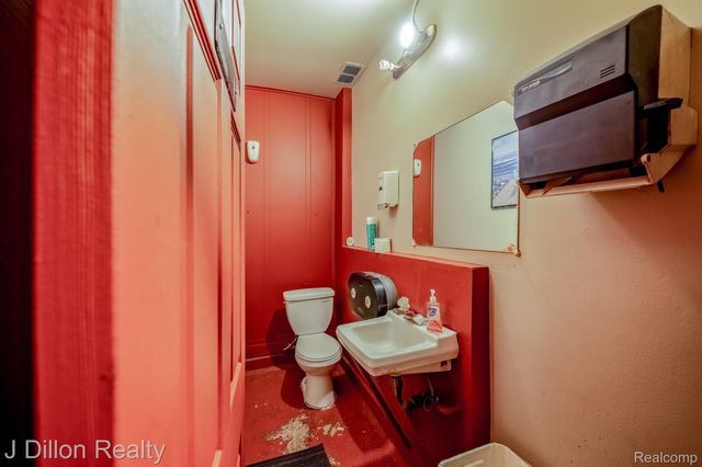 19430 W WARREN Avenue, Detroit, MI 48228