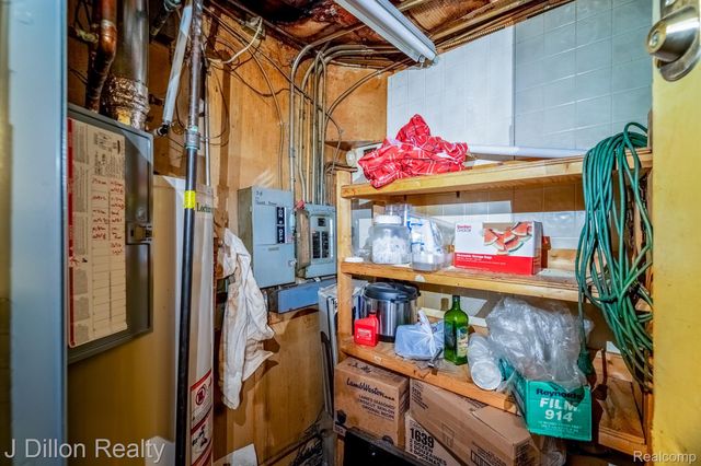 19430 W WARREN Avenue, Detroit, MI 48228