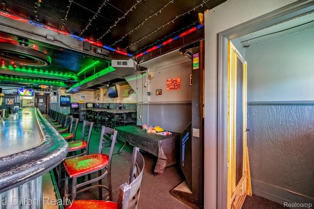 19430 W WARREN Avenue, Detroit, MI 48228