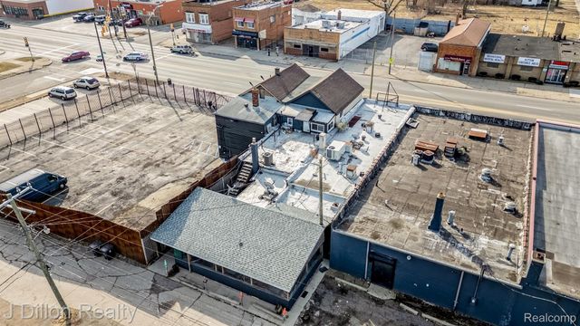 19430 W WARREN Avenue, Detroit, MI 48228