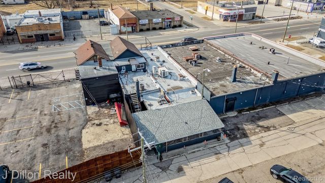 19430 W WARREN Avenue, Detroit, MI 48228