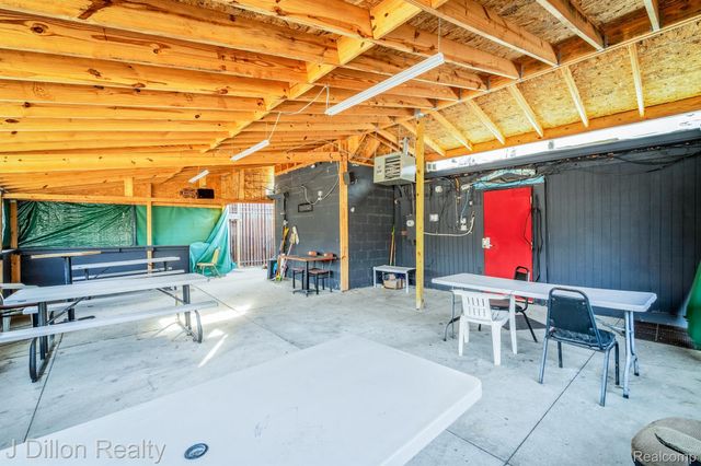 19430 W WARREN Avenue, Detroit, MI 48228