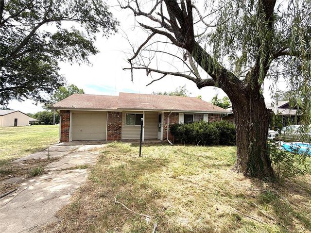1819 W Midland Street, Shawnee, OK 74804