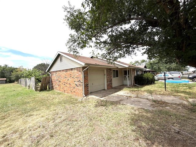 1819 W Midland Street, Shawnee, OK 74804