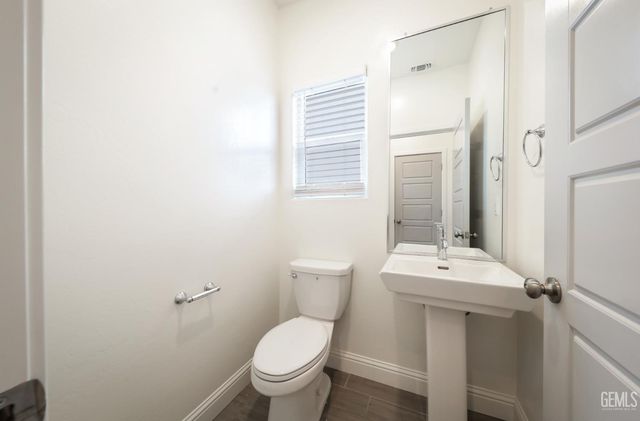 3307 Rustic Woods Lane, Shafter, CA 93263