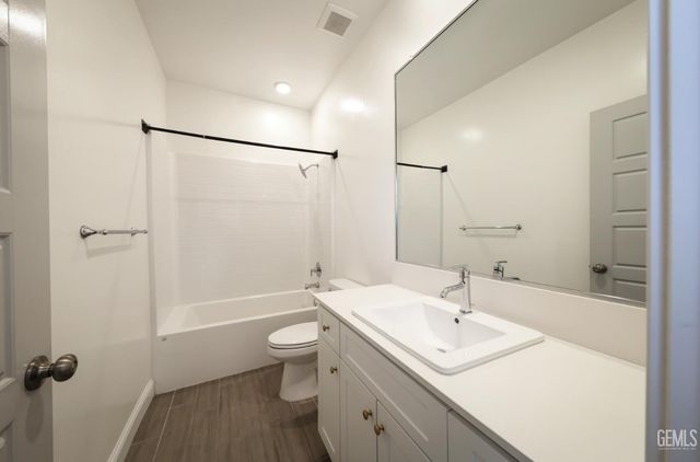 3307 Rustic Woods Lane, Shafter, CA 93263