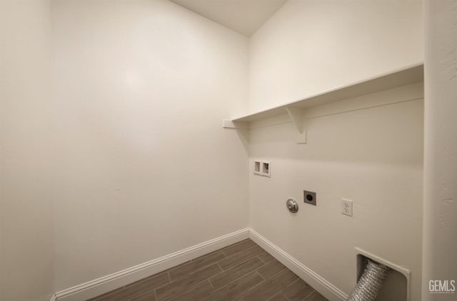 3307 Rustic Woods Lane, Shafter, CA 93263